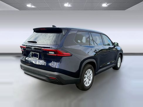 Used 2025 Toyota Grand Highlander XLE image 9