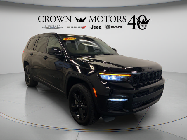 Used 2025 Jeep Grand Cherokee L Limited w/ Black Appearance Package AWD/4WD image 8