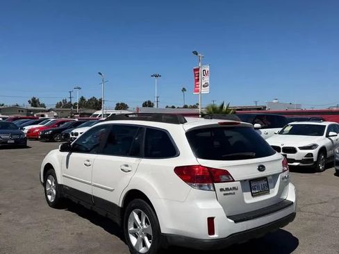 Used 2013 Subaru Outback 2.5i Limited w/ Moonroof Pkg AWD/4WD image 5