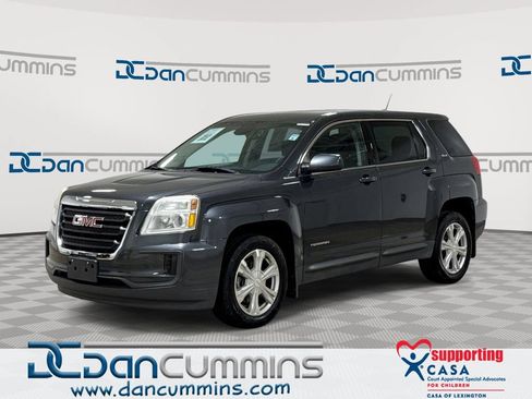Used 2017 GMC Terrain SLE FWD image 1