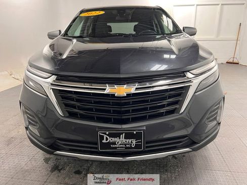 Used 2022 Chevrolet Equinox LT FWD image 2