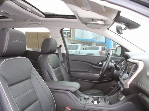 Used 2023 GMC Acadia Denali w/ Black Diamond Edition image 18