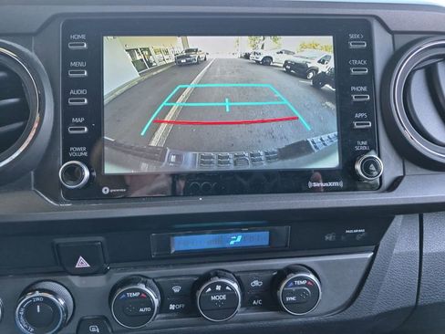 Used 2022 Toyota Tacoma TRD Sport w/ Technology Package AWD/4WD image 12