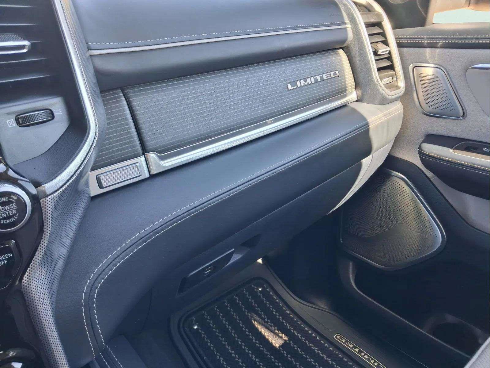 Used 2023 RAM 1500 4x4 Crew Cab Limited image 29