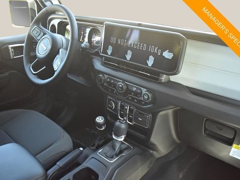 New 2025 Jeep Gladiator Sport AWD/4WD image 17