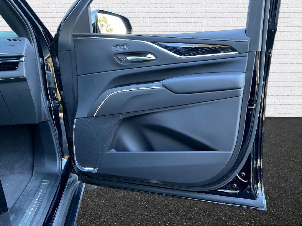 Used 2022 Cadillac Escalade ESV Sport w/ Touring Package AWD/4WD image 24