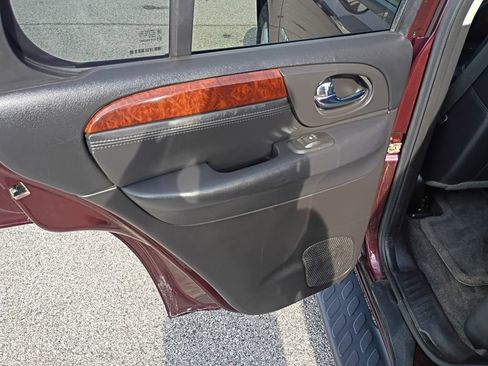 Used 2006 GMC Envoy SLT AWD/4WD image 30