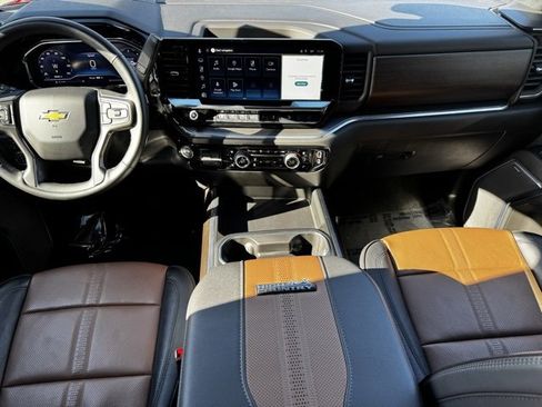 Used 2025 Chevrolet Silverado 3500 High Country w/ High Country Premium Package image 10