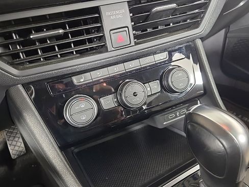 Used 2020 Volkswagen Jetta R-Line image 21