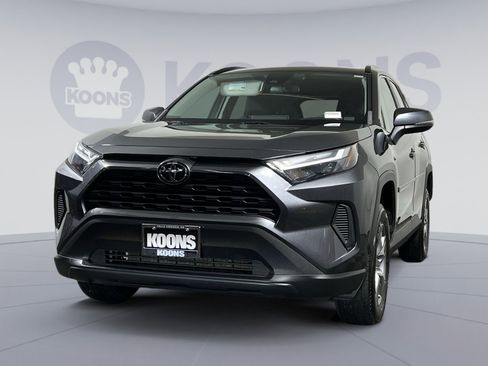 Used 2022 Toyota RAV4 XLE image 1