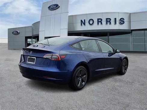 Used 2023 Tesla Model 3 Standard Range image 4