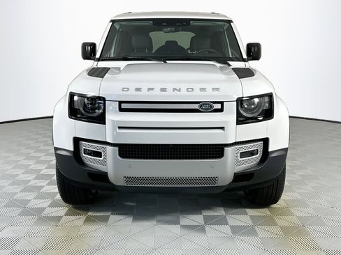 Used 2025 Land Rover Defender 110 S image 2