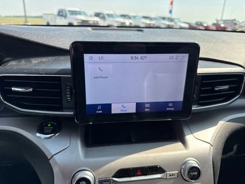 Used 2020 Ford Explorer XLT w/ Equipment Group 202A AWD/4WD image 28