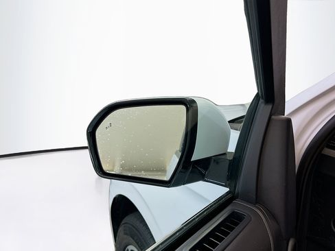 Used 2024 Ford Expedition XLT image 16