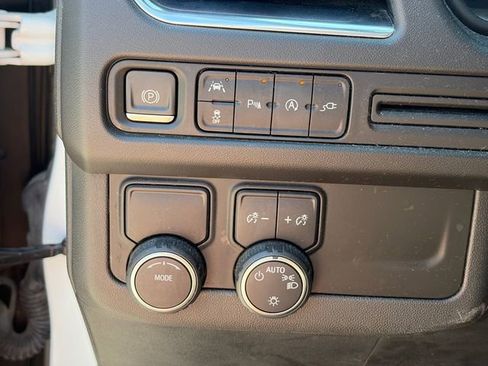 Used 2022 Chevrolet Tahoe LT RWD image 17