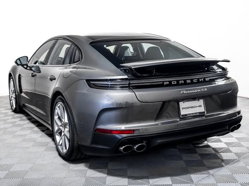 Certified 2025 Porsche Panamera 4S image 3
