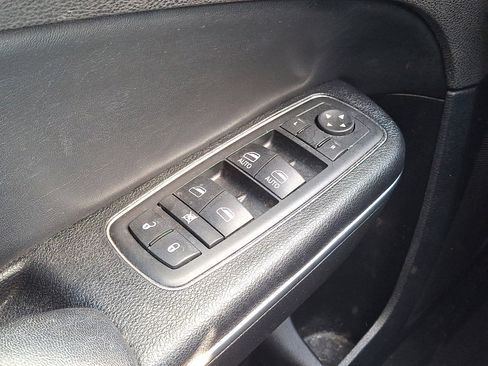 Used 2012 Chrysler 300 Limited image 26