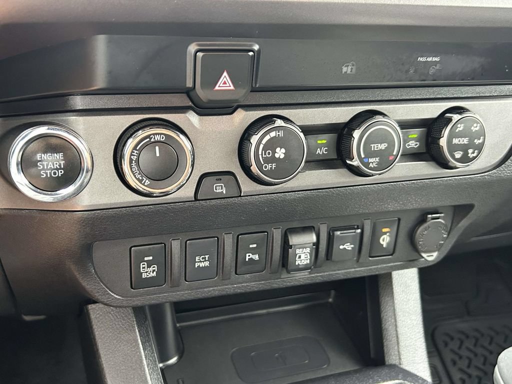 Used 2020 Toyota Tacoma TRD Sport w/ Technology Package AWD/4WD image 23