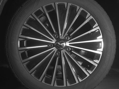 Used 2025 Volkswagen Taos SE image 14