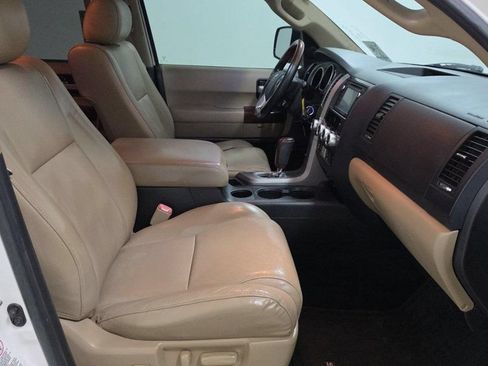 Used 2016 Toyota Sequoia Platinum AWD/4WD image 8