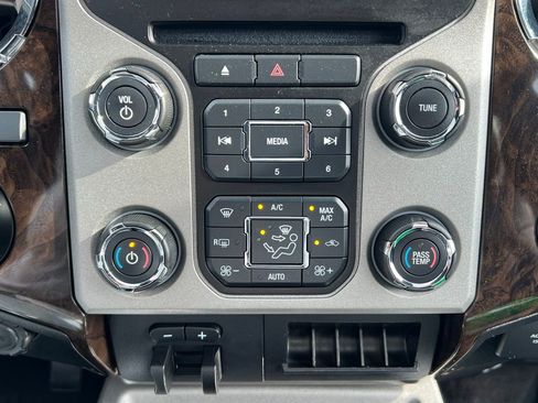 Used 2013 Ford F250 Platinum image 30