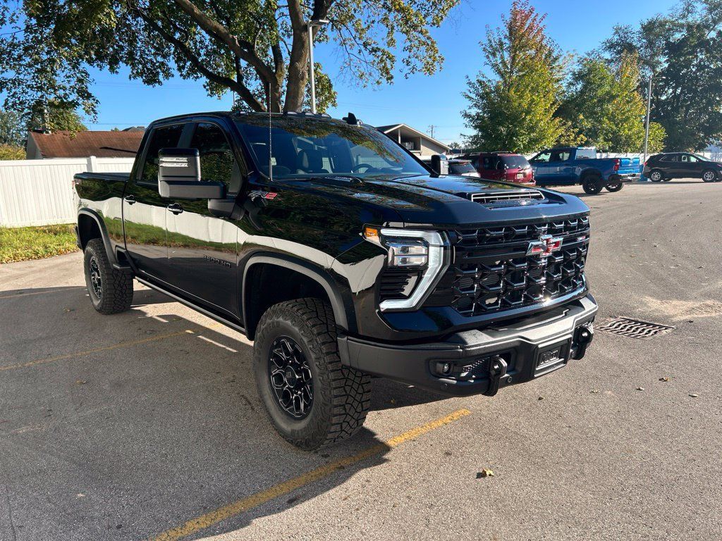 Used 2025 Chevrolet Silverado 2500 ZR2 w/ ZR2 Bison Edition AWD/4WD image 4