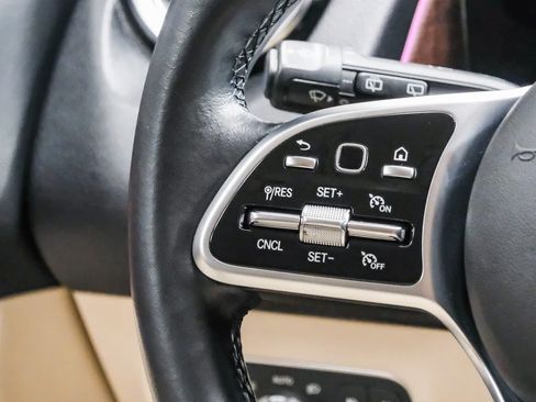 Used 2022 Mercedes-Benz GLB 250 4MATIC image 21