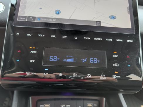 Certified 2024 Hyundai Tucson SEL w/ Convenience Package AWD/4WD image 18