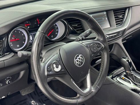 Used 2018 Buick Regal Preferred FWD image 32