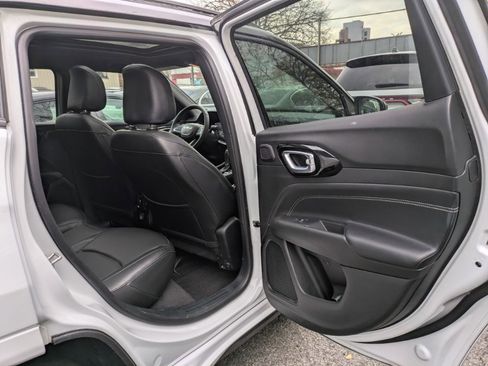 Used 2023 Jeep Compass High Altitude image 9