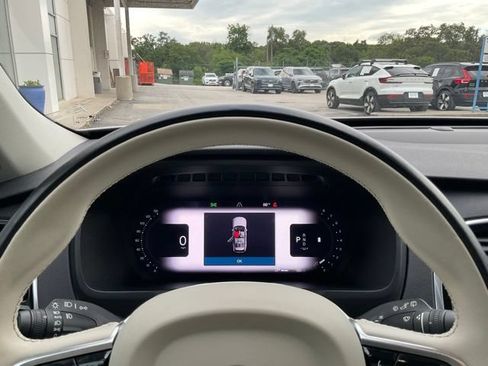 Certified 2024 Volvo XC90 B6 Plus AWD/4WD image 19