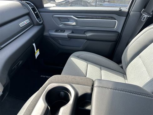 New 2023 RAM 1500 Lone Star image 32