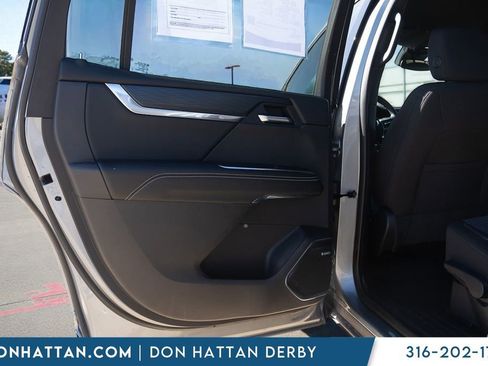 Used 2025 GMC Acadia Elevation image 20