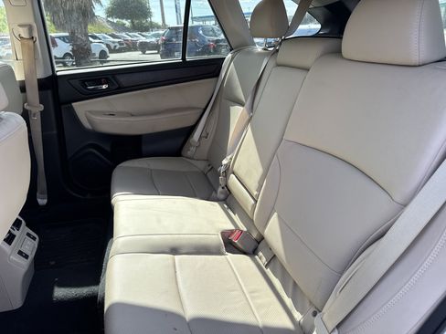 Used 2019 Subaru Outback 2.5i Limited AWD/4WD image 7