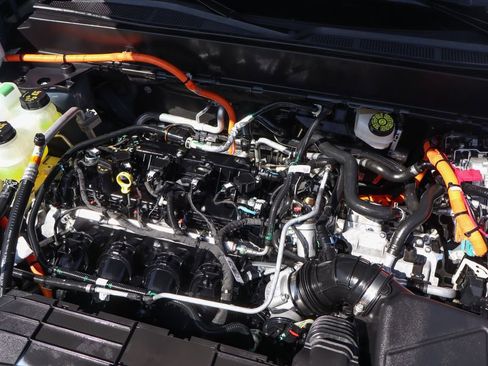 Used 2025 Ford Maverick XLT w/ Equipment Group 301A image 12