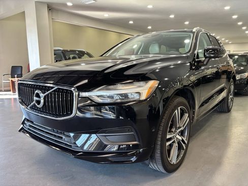Used 2019 Volvo XC60 T5 Momentum w/ Premium Package image 3