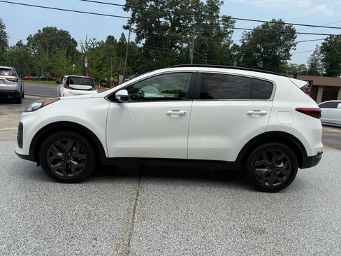 Used 2022 Kia Sportage Nightfall Edition FWD image 4