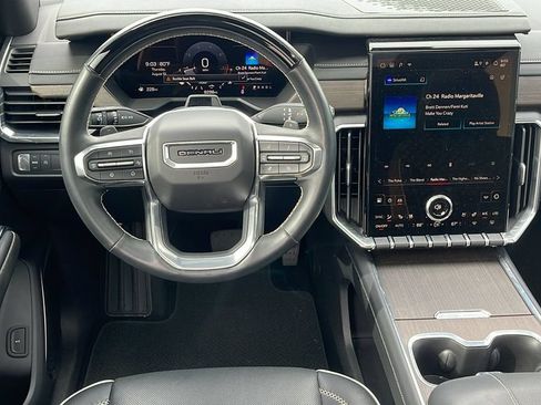Used 2024 GMC Acadia Denali w/ Super Cruise Package FWD image 16