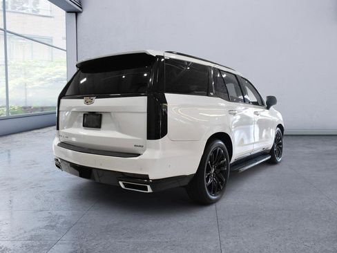 Used 2021 Cadillac Escalade Premium Luxury w/ Driver Assist Tech Package AWD/4WD image 5