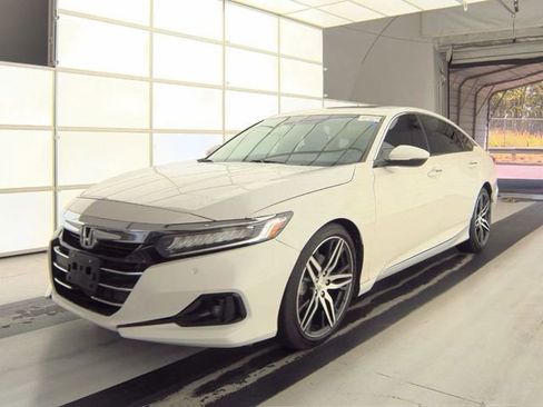 Used 2021 Honda Accord Touring image 6