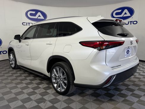 Used 2020 Toyota Highlander Limited image 4