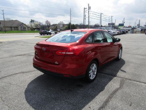 Used 2018 Ford Focus SE FWD image 8