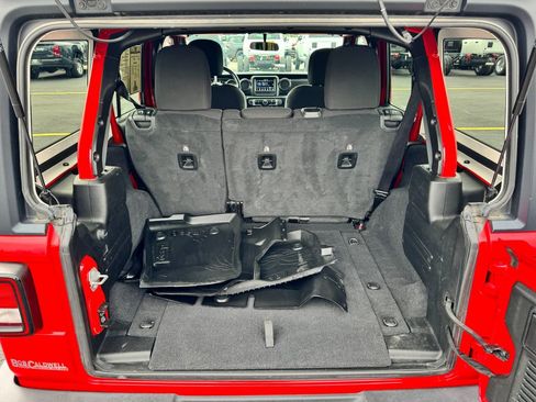 Used 2021 Jeep Wrangler Unlimited Sport AWD/4WD image 15