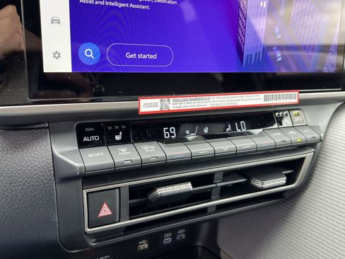 Used 2026 Toyota Camry SE w/ Multimedia Upgrade Package FWD image 24