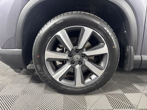Certified 2024 Honda Pilot Touring image 10