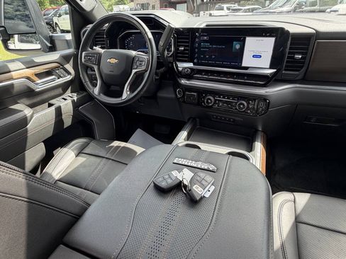 Used 2024 Chevrolet Silverado 3500 High Country w/ High Country Premium Package AWD/4WD image 32