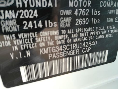 Used 2024 Genesis G70 2.5T image 56