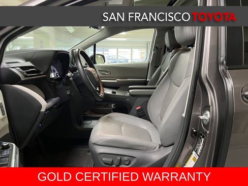 Certified 2021 Toyota Sienna Limited image 11
