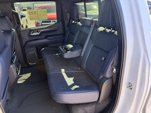 Used 2023 Chevrolet Silverado 1500 High Country w/ Technology Package AWD/4WD image 46