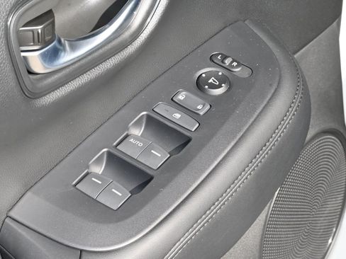 New 2026 Honda HR-V LX image 16